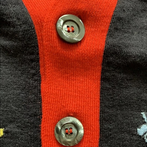 Fabulous Navy w Red trim Gucci multicolor bees cardigan size Medium (runs small) - Picture 3 of 9